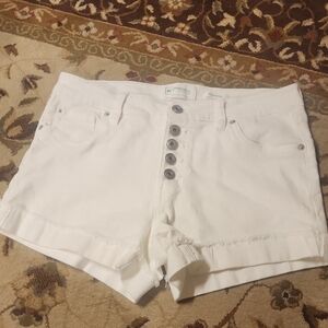 Rewash Women's White Button-Fly Shorts